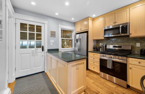 Tahoya Shores Condominio | Lakefront Tahoe Vista Condo| 2 bed 2.5 bath| Sleeps 6