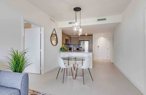 Doral Apartamento | 2BR Luxury Stay | Downtown Doral's Best Location