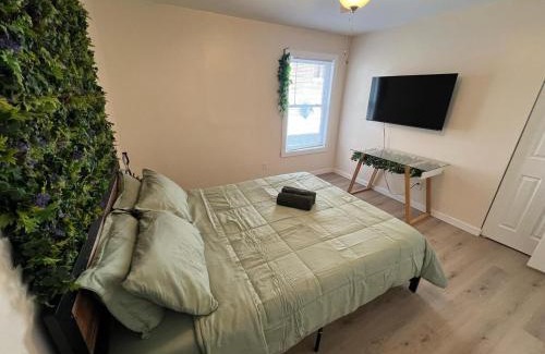 Woodburn Casa | 2BR Modern Home - Near WVU, Hospitals & Stadium