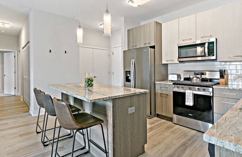 Warrenville Condominio | 2BR Modern Living in Warrenville