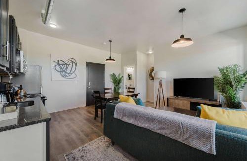 New Center Detroit Apartamento | 2BR Modern Retreat Near Henry Ford