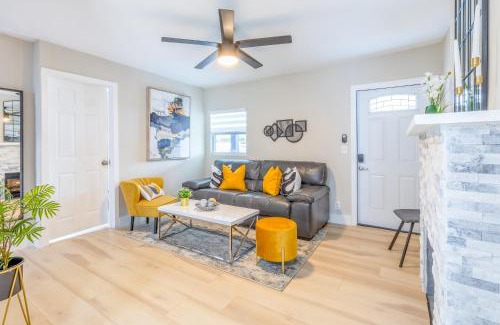 Flagami Casa | 2BR Modern - Top Location, Terrace - 6 min to Coral Gables