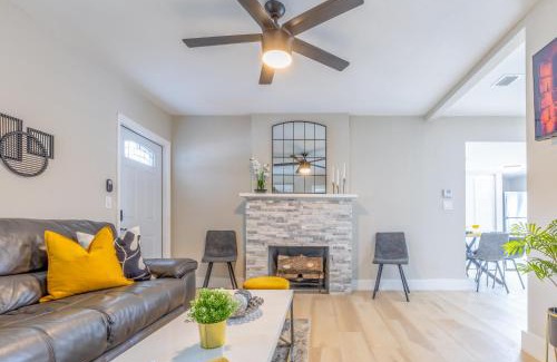 Flagami Casa | 2BR Modern - Top Location, Terrace - 6 min to Coral Gables