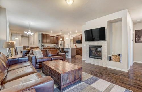 Rockrimmon Casa | 2BR Mtn Views USAF Academy Newly Build Central AC