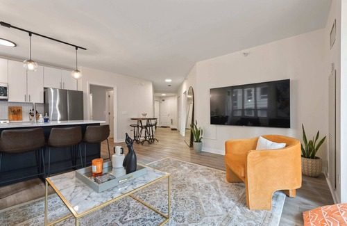 Rush and Division Apartamento | 2BR near Riverwalk + downtown access