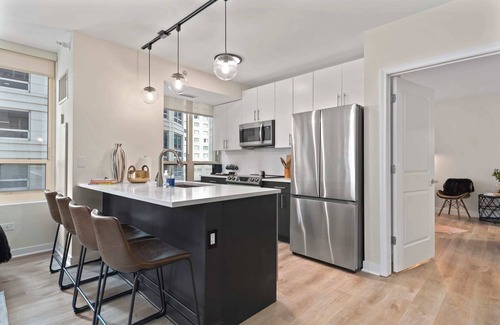 Rush and Division Apartamento | 2BR near Riverwalk + downtown access