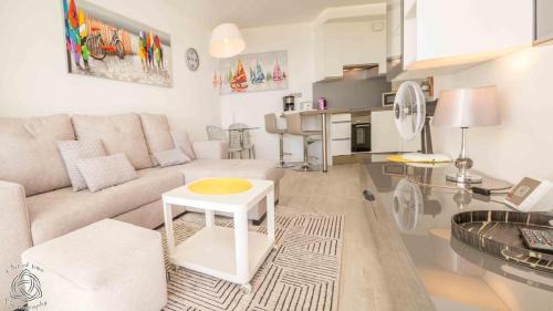 Costa Adeje Apartamento | 2BR Ocean Garden Apt, Heated Pool, Ocean View, PP81