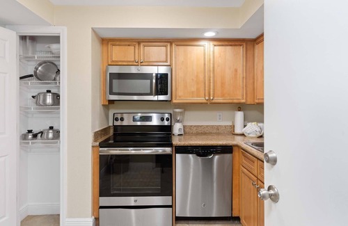 Birch Park Finger Streets Condominio | 2BR Oceanfront Condo! Central Fort Lauderdale Beach. Sleeps 8.