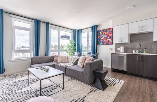 West Bellevue Apartamento | 2BR Penthouse | Deck, Gym | Bellevue | Sophari B