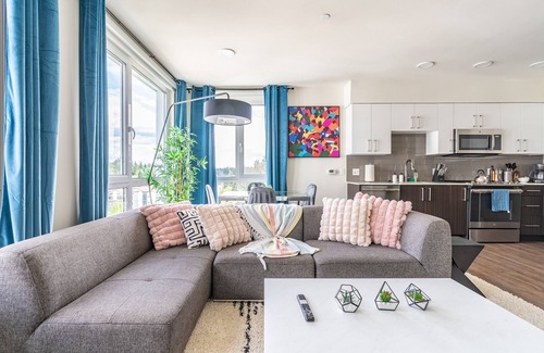 West Bellevue Apartamento | 2BR Penthouse | Deck, Gym | Bellevue | Sophari B