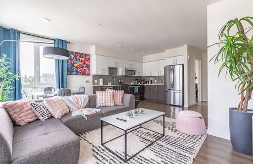 West Bellevue Apartamento | 2BR Penthouse | Deck, Gym | Bellevue | Sophari B