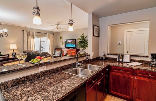 St. Augustine Condominio | 2BR Pool front view- no carpet- balcony- near historic district & beaches