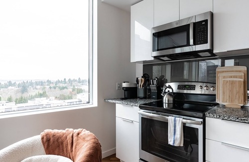 West Bellevue Apartamento | 2BR | Pool, Gym, Rooftop | Bellevue | Sophari A
