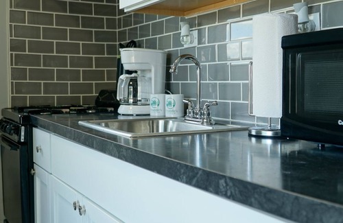 Monticello Casa | 2BR Room at Alexander’s Landing. Walk to Indiana Beach + Pool Access