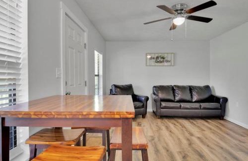 Gatlinburg - Pigeon Forge Chalet De Esquí | 2BR Rustic Cabin with Views and Parking