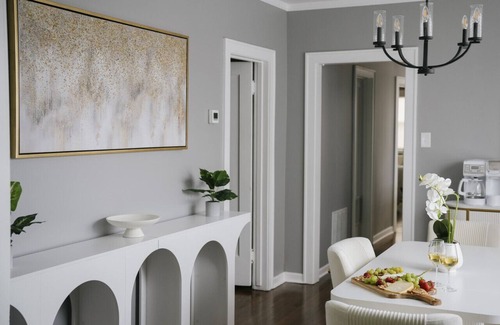 Cragin Apartamento | 2BR Sleeps 7 Coffee Station Backyard w/ Grill
