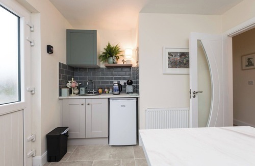 County Cork Casa | 2br-sleeps4-parking-nearcork-6mintoairport