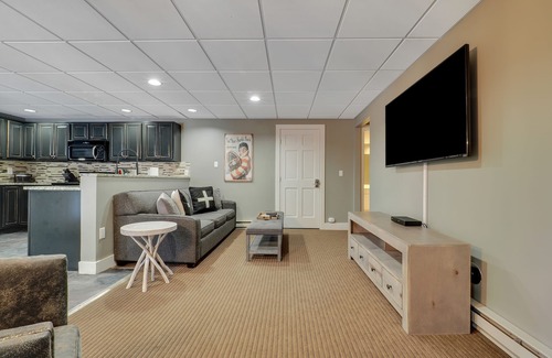 Boyne Falls Condominio | 2BR Slopeside Disciples Village Condo - Increíble Ski In / Ski Out en Boyneland!