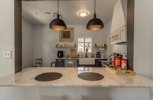 Miller Casa | 2BR Stylish Retreat in Midtown