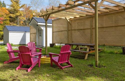 Jeffersonville Apartamento | 2BR Suite at Smuggler's Notch with sauna hot tub arcade & river