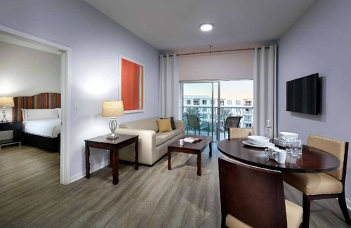 Florida Central Atlantic Coast Hotel | 2BR Suite near AdventHealth Orlando