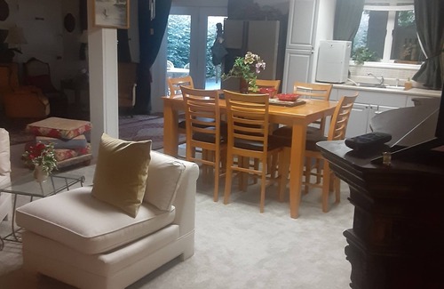Young Harris Apartamento | 2BR"The Terrace" handicap friendly dogs go 4 free