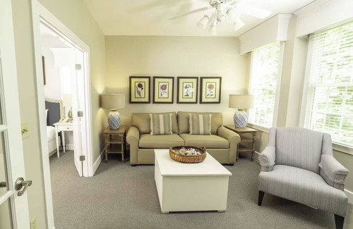 Lackey Complejo | 2BR Townhome Retreat w/Washer, Deck & Access to Trails & Attractions