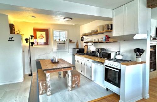 Central Oklahoma City Casa | 2br Townhouse Taft Stadium & Plaza Dining #n39