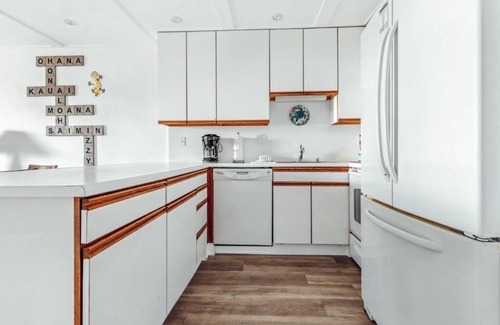 Nawiliwili Apartamento | 2BR Unit | Walk to Kalapaki Beach – Onsite Pool, Tennis & Easy Access to Dining