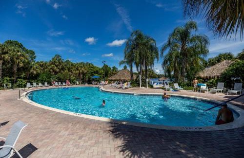 Bahama Bay Casa | 2BR Unit with big balcony
