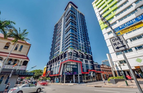 Fortitude Valley Apartamento | 2BR Utopia Fortitude Valley Pool Rooftop King bed
