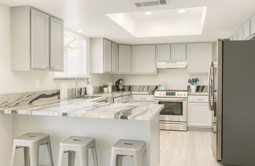 Lake Havasu City Villa | Wknd@Bernies-Romantic Secluded Desert Oasis-Cozy 2Bd Villa-Pvt Hot Tub Boat Prkg