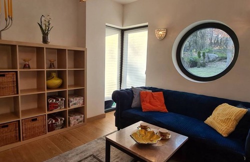 Molnlycke Apartamento | 2BR Villa - 2 Beds - Parking lot - Great for Workers