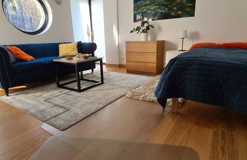 Molnlycke Apartamento | 2BR Villa - 2 Beds - Parking lot - Great for Workers