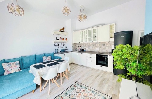 Odesos Apartamento | 2BR Vintage Residence - Free Parking