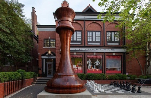 DeBaliviere Place Apartamento | 2BR W&D 6th FloorMins to Forest Park, CWE