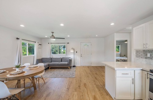 Wahiawa Casa | 2BR Wahiawa - Sleeps 4 + AC, WiFi + Garden & Beach