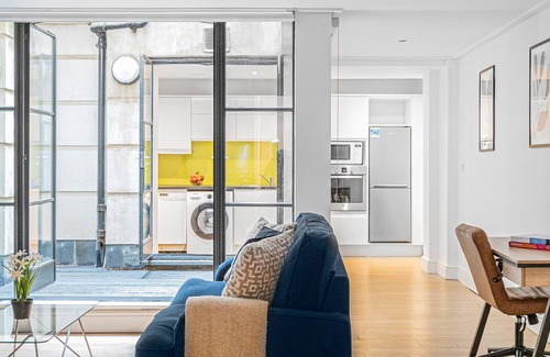 The City of London Apartamento | 2BR with Patio in the Heart of Holborn