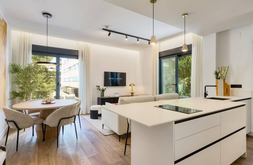 La Buhaira Apartamento | 2BR with terrace and private parking