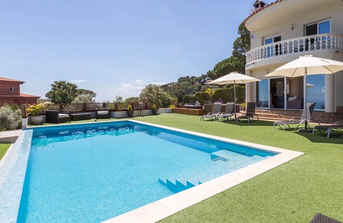 Lloret de Mar Villa | 2BRA01 - Casa con piscina privada e impresionantes vistas al mar situada cerca de la playa