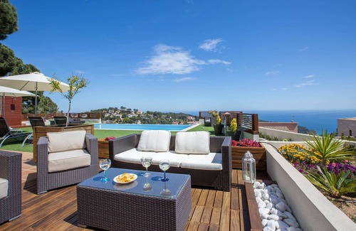 Lloret de Mar Villa | 2BRA01 - Casa con piscina privada e impresionantes vistas al mar situada cerca de la playa