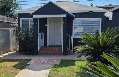 West Carson Casa | 2C Habitación pequeña y baño compartido Wifi gratuito LAX DTLA Disney Beaches