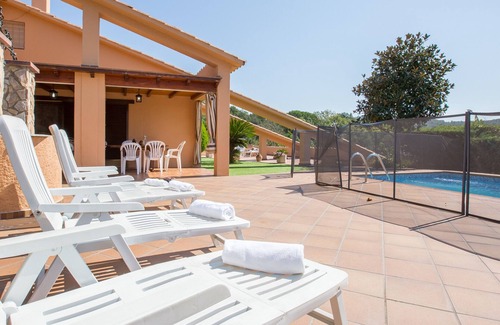 Puigventos Villa | 2CIP01-12pax - Casa con capacidad para 12 personas y piscina privada situada en una zona tranquila
