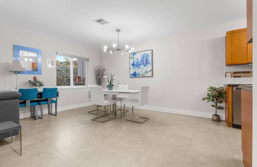 Coral Ridge Apartamento | 2MI from Beach + Heated Pool + Grill