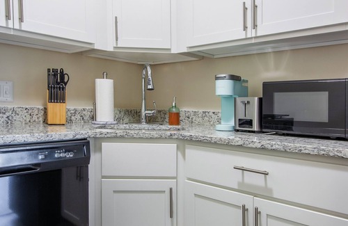 Odenton Apartamento | 2mi to Base**2-King Beds**55' Roku TVs**300Mbps