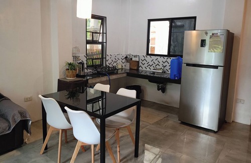 Roxas City Casa | 2mins from Roxas Airport,2mins ride to beach, 3mins to SM,10mins to Culasi Port