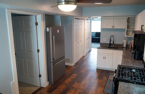 Geneva-on-the-Lake Condominio | 2nd Floor Lakeview 2-Bedroom Condo in Geneva U3