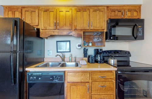 Crested Butte Condominio | Condominio con vista a la montaña con piscina compartida / jacuzzi / sauna - a pie de ascensores