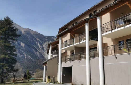 Jausiers Apartamento | 2nd floor, swimming pool, sauna, terrace, parking, tv, 50-5m², Pra Loup