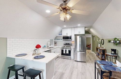 Cameron Casa | 2nd Floor Unit with shared pool, playground, & gym access